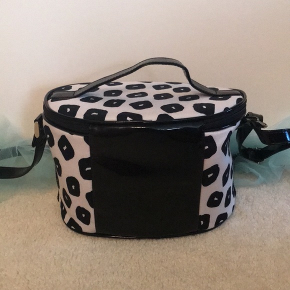 Lancome Leopard Toiletry Bag Black & White. - Picture 7 of 10